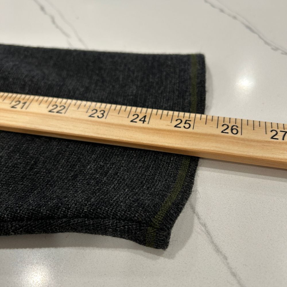 Vintage Banana Republic Men's XL 100% Wool V-Neck‎ Sweater Classic Charcoal Gray - Picture 6 of 6